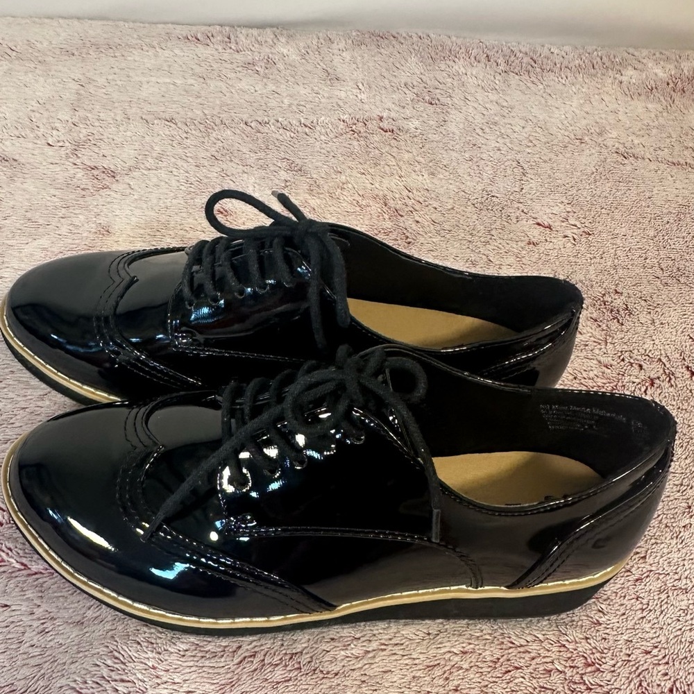Women’s Black Patent Wingtip Oxfords - Picture 9 of 11